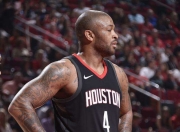 NG体育-关于冰球常规赛上演强强对话，徽州犀牛队翻盘钱塘飞鹰队，战术调整见效；赛后更衣室沸腾的信息