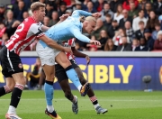 NG体育-哈兰德在巴塞罗那比赛中赛况扑朔迷离，问鼎冠军引发热议！的简单介绍