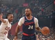 南宫体育-关于今晨洛杉矶快船备战NBA常规赛，防线松动细节流出，质疑声四起，数据层面出现新趋势的信息