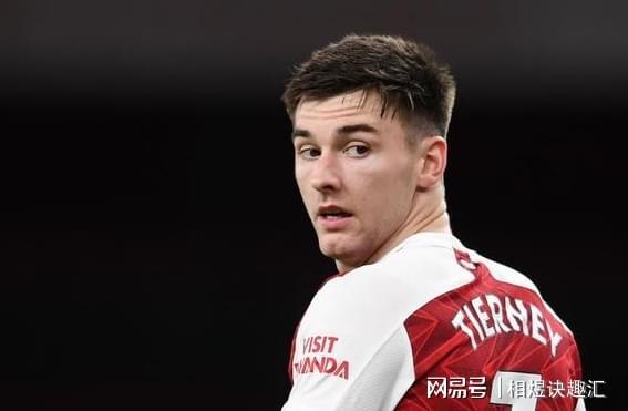  亚特兰大训练开放日；今晚防线松动引观众欢呼；英超在即；心理建设被强调