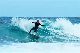 冲浪赛场再起风云:胶东赤兔队爆冷泰山火箭队,新援首秀制胜年轻人站出来了(海岸风雷女烈) 冲浪赛场再起风云:胶东赤兔队爆冷泰山火箭队,新援首秀制胜年轻人站出来了(海岸风雷女烈)