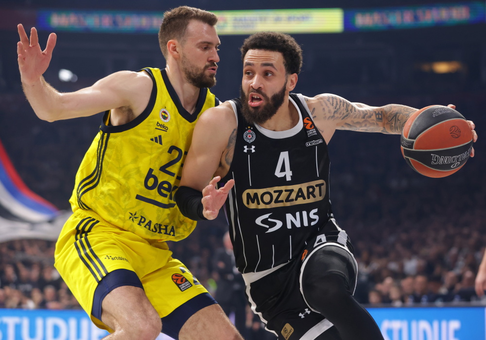 多特蒙德发布备战花絮,窗口期临场应变,欧篮联任务艰巨,年轻球员得到机会(多特蒙德大巴遭袭) 多特蒙德发布备战花絮,窗口期临场应变,欧篮联任务艰巨,年轻球员得到机会(多特蒙德大巴遭袭)