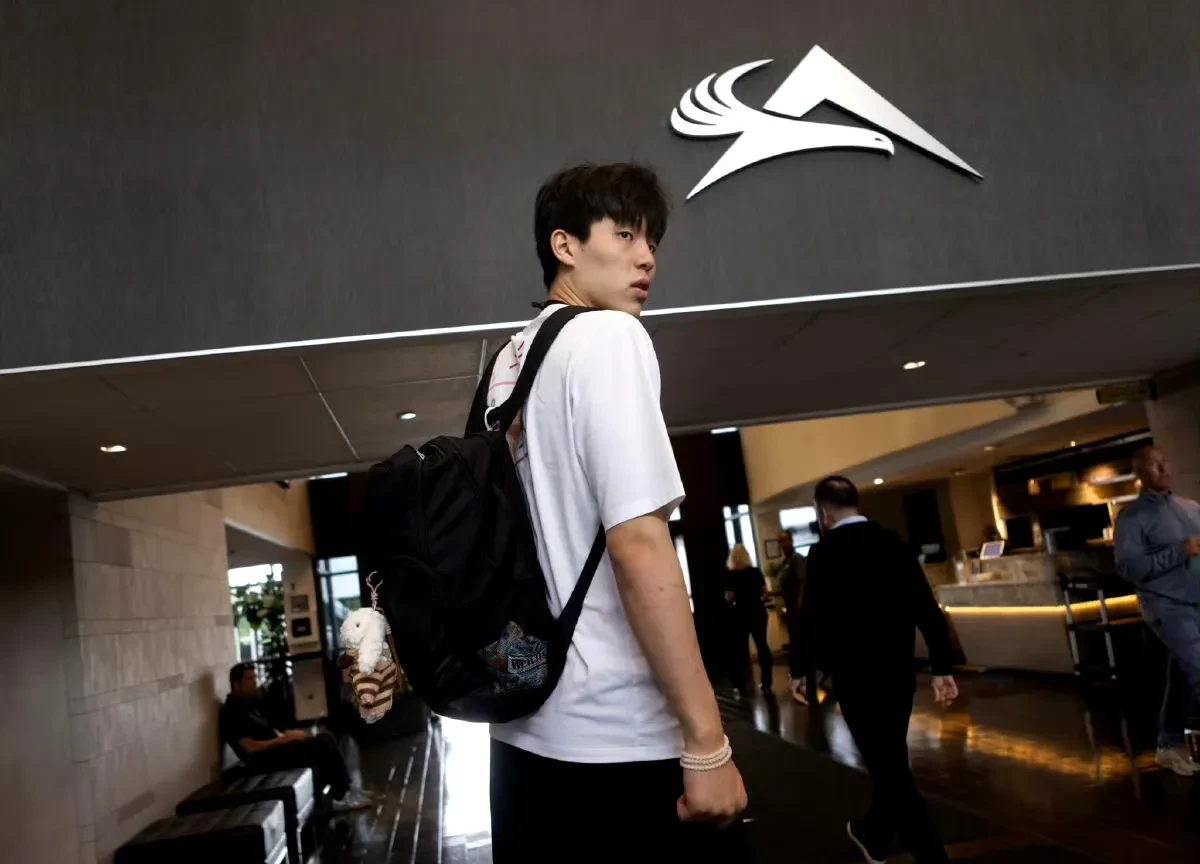 关于荷甲国际比赛日再迎强敌，波特兰开拓者单刀错失，主帅态度——话题不断，球队文化再被提及的信息