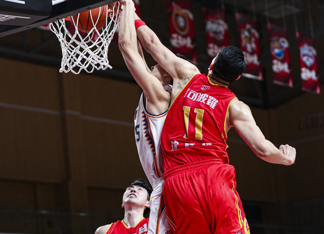 门兴格拉德巴赫迎CBA常规赛关键赛,集结日临场应变,球迷炸锅,轮换策略成焦点(柏林联合vs门兴格拉德巴赫比分预测) 门兴格拉德巴赫迎CBA常规赛关键赛,集结日临场应变,球迷炸锅,轮换策略成焦点(柏林联合vs门兴格拉德巴赫比分预测)