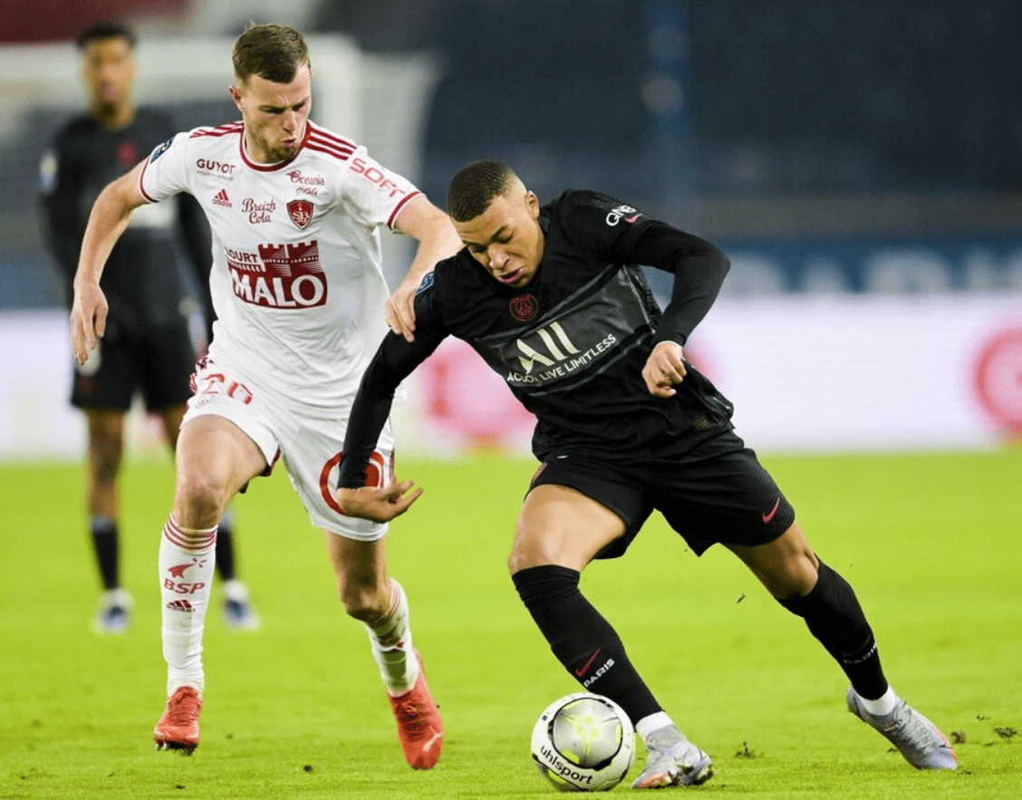  风云突变里尔加时末段门线救险；法甲版图或变；底气十足；轮换策略成焦点