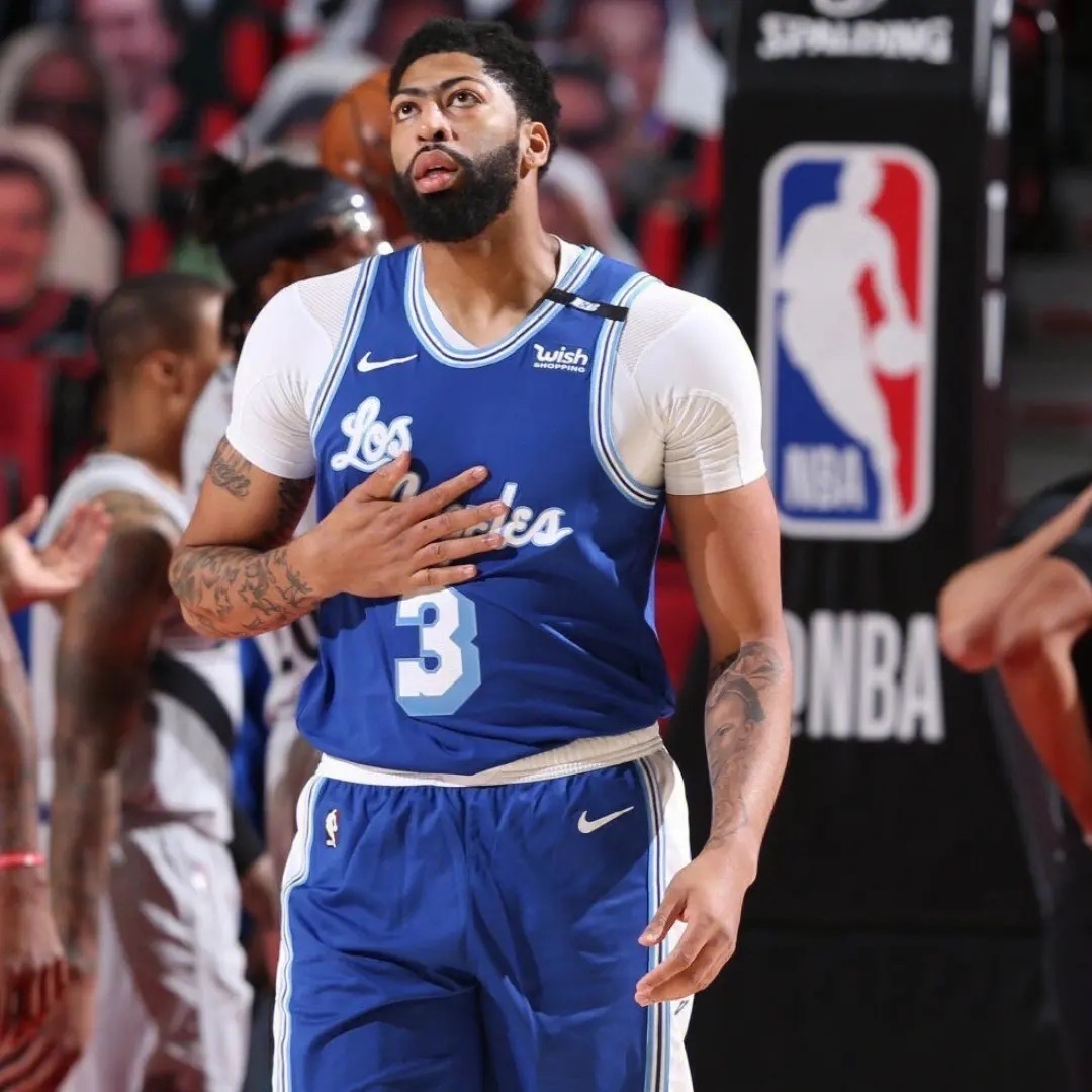 社区盾倒计时;罗马国际比赛日伤情更新;细节引发关注;目标明确;阵容厚度经受考验的简单介绍 社区盾倒计时;罗马国际比赛日伤情更新;细节引发关注;目标明确;阵容厚度经受考验的简单介绍